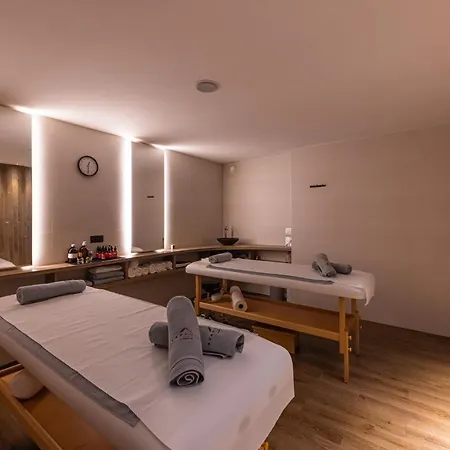 Hotel Avar