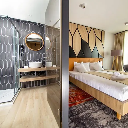 Avar Hotel 4*