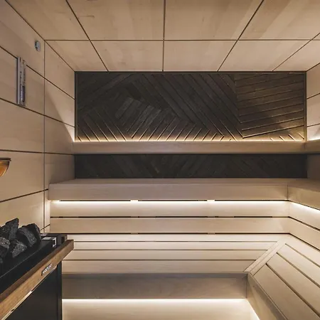 Avar 4* ماترافوريد