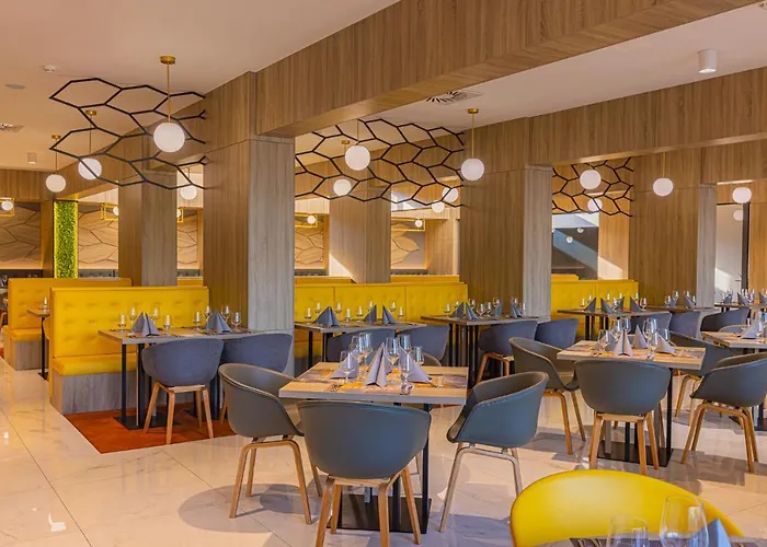 Hotel Avar