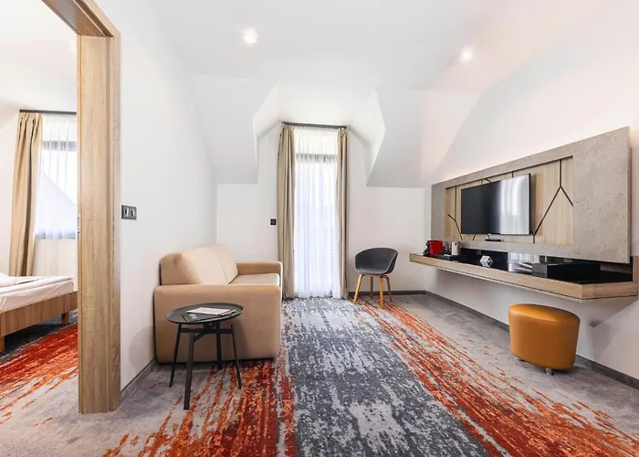 Avar Hotel 4*