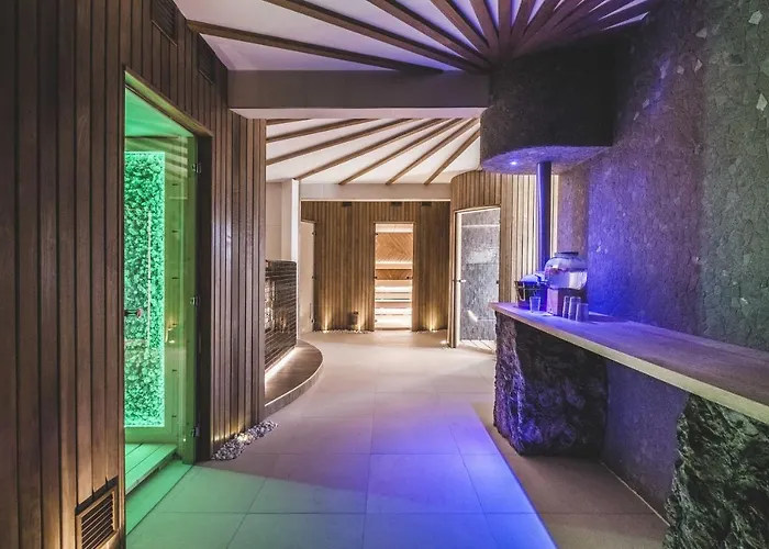 Avar Hotel 4*