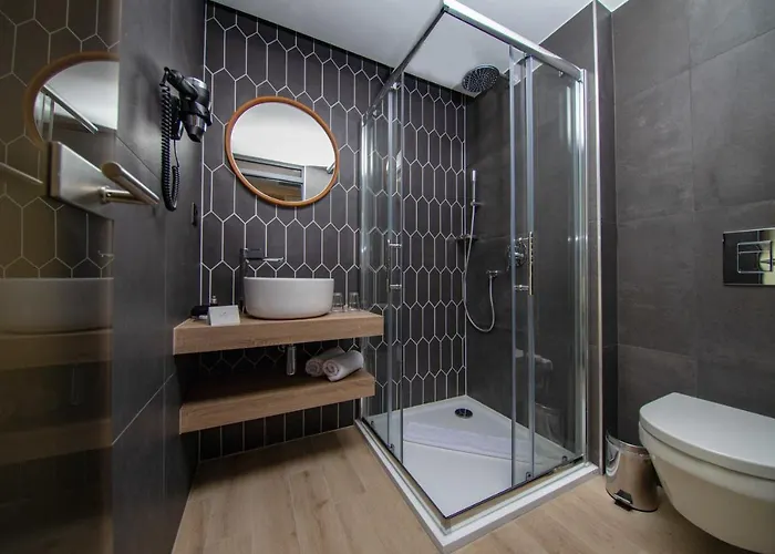 Avar Hotel 4*